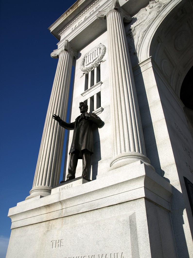 Columns and President Lincoln Columns and President Lincoln